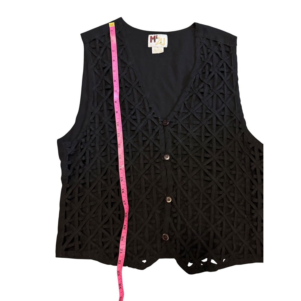 Vintage Me 2 U Black Rayon Lattice Cutout Button Front Vest Sleeveless Top - Picture 4 of 5